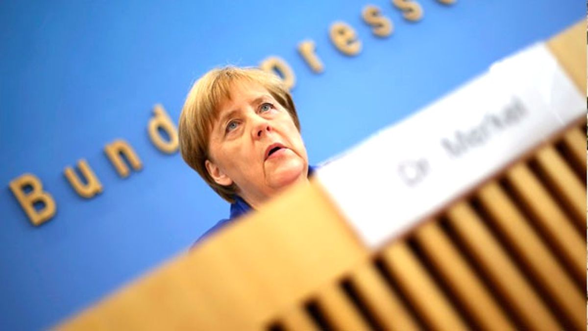 Almanya\'da Saldırılar, Ölümler, Mülteci Politikası, Merkel\'in Puanını Düşürdü