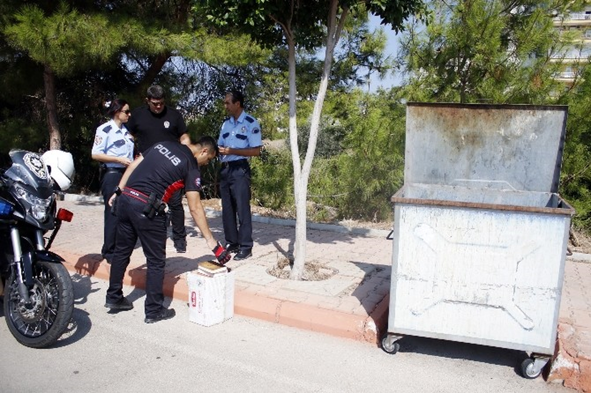 Antalya\'da Çöpte Fetullah Gülen Kitapları Bulundu
