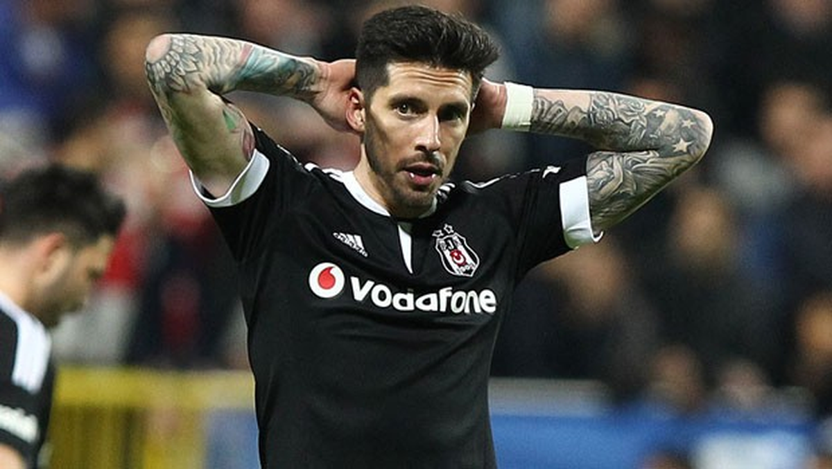 Arjantinli Yıldız Sosa Soluğu Sahada Aldı