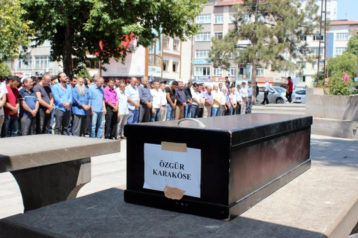 Av Tüfeği ile Poz Vererek Selfie Çeken Anne, 3 Yaşındaki Oğlunu Öldürdü