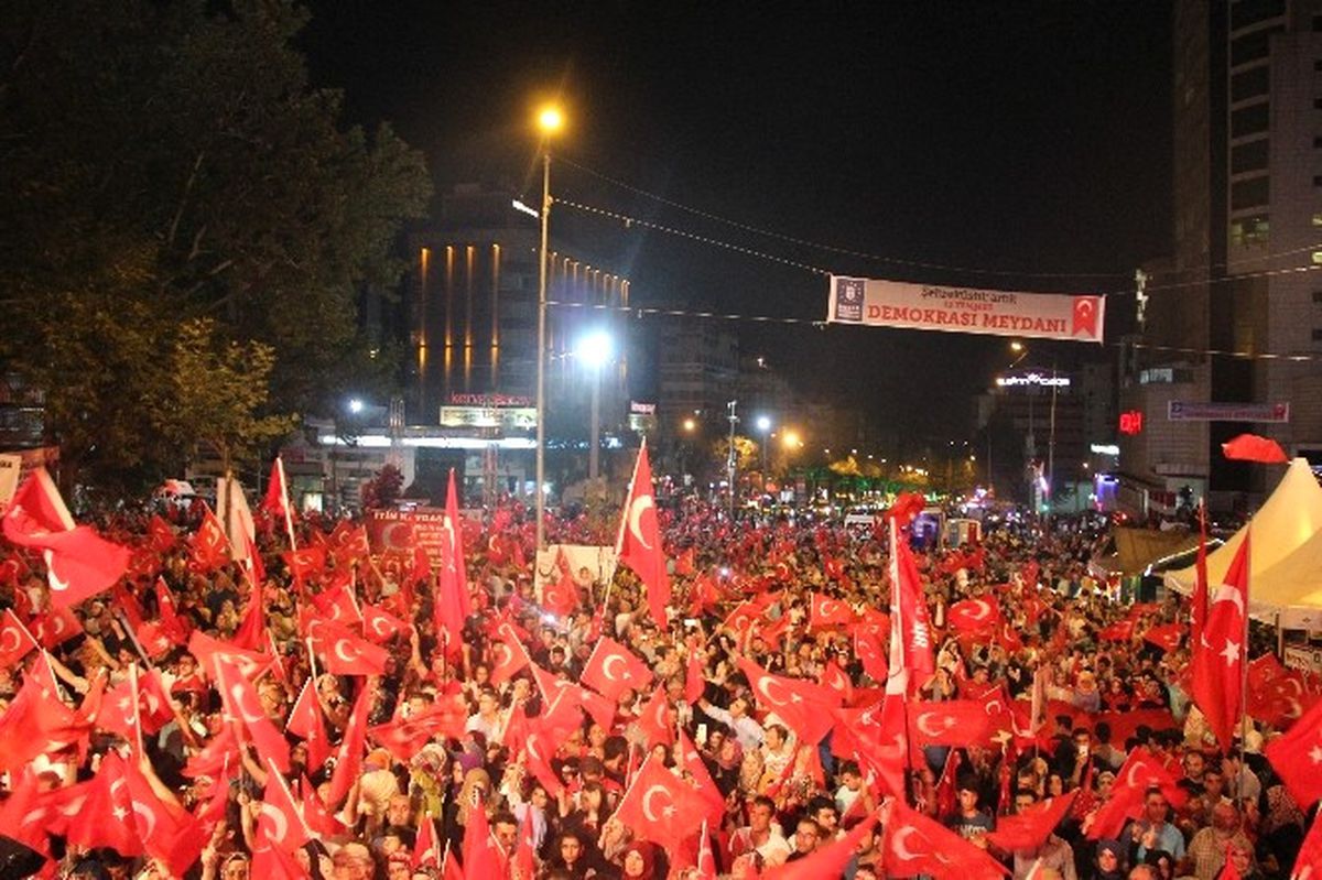 Bakan Özlü Kılıçdaroğlu\'nu Yenikapı Mitingine Çağırdı