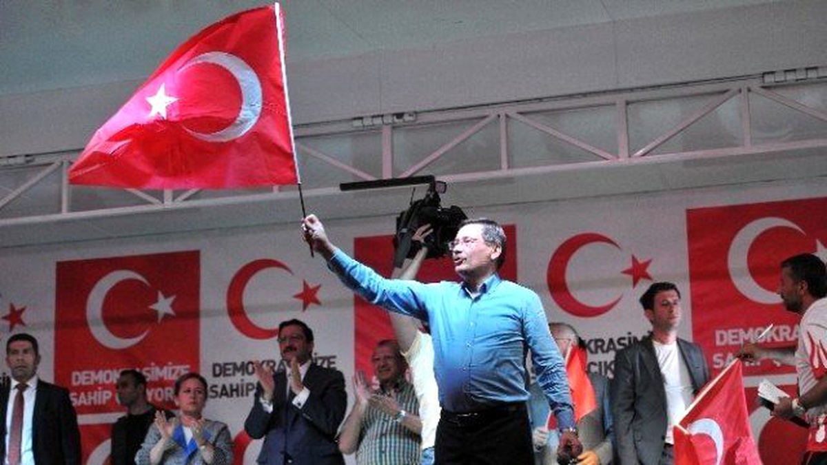 Başkan Gökçek: "Demokrasi Kahramanları, Demokrasinin Yaşaması İçin Bekçiliğe Devam Edecek"