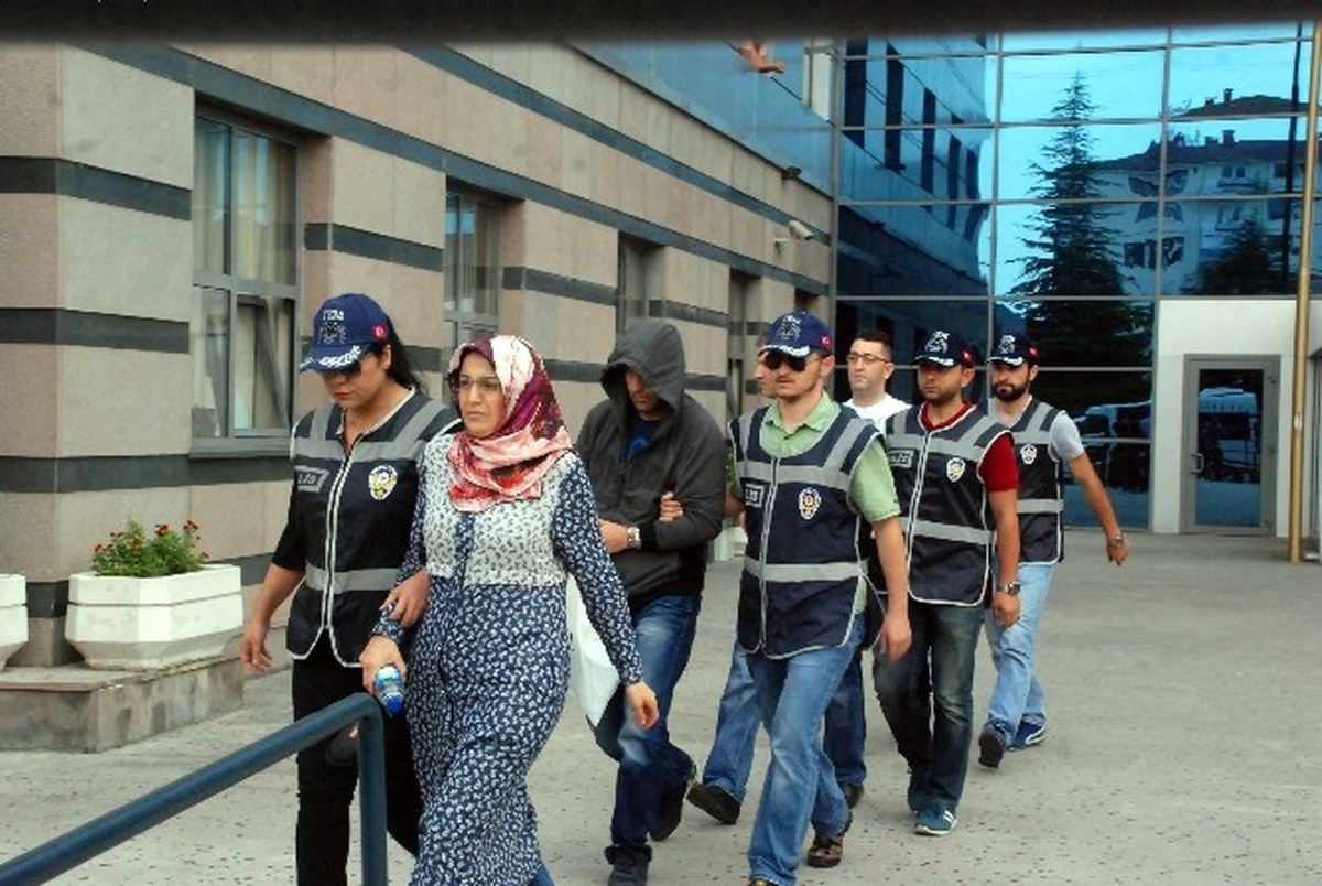 Bolu\'da Fetö Operasyonunda 6 Kişi Adliyeye Sevk Edildi