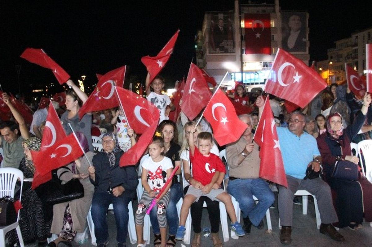 Çanakkale\'de Demokrasi Nöbeti