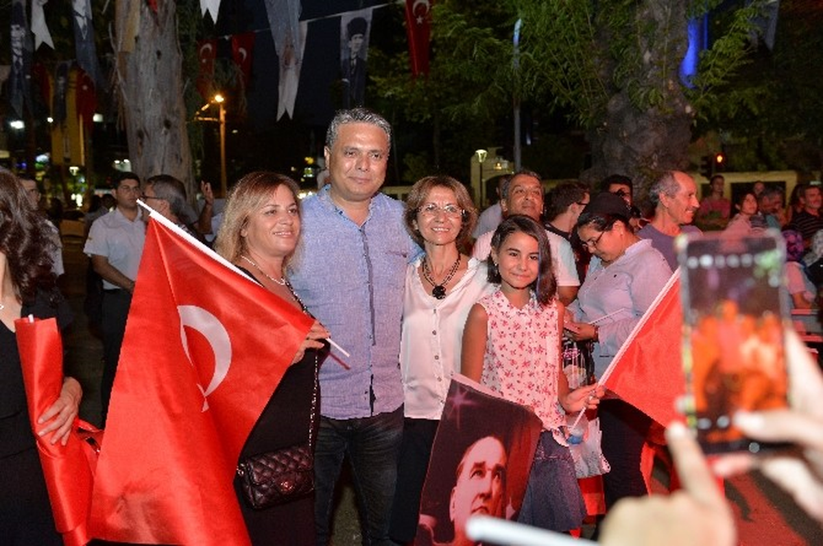 Demokrasi İçin Müzik Sokakta
