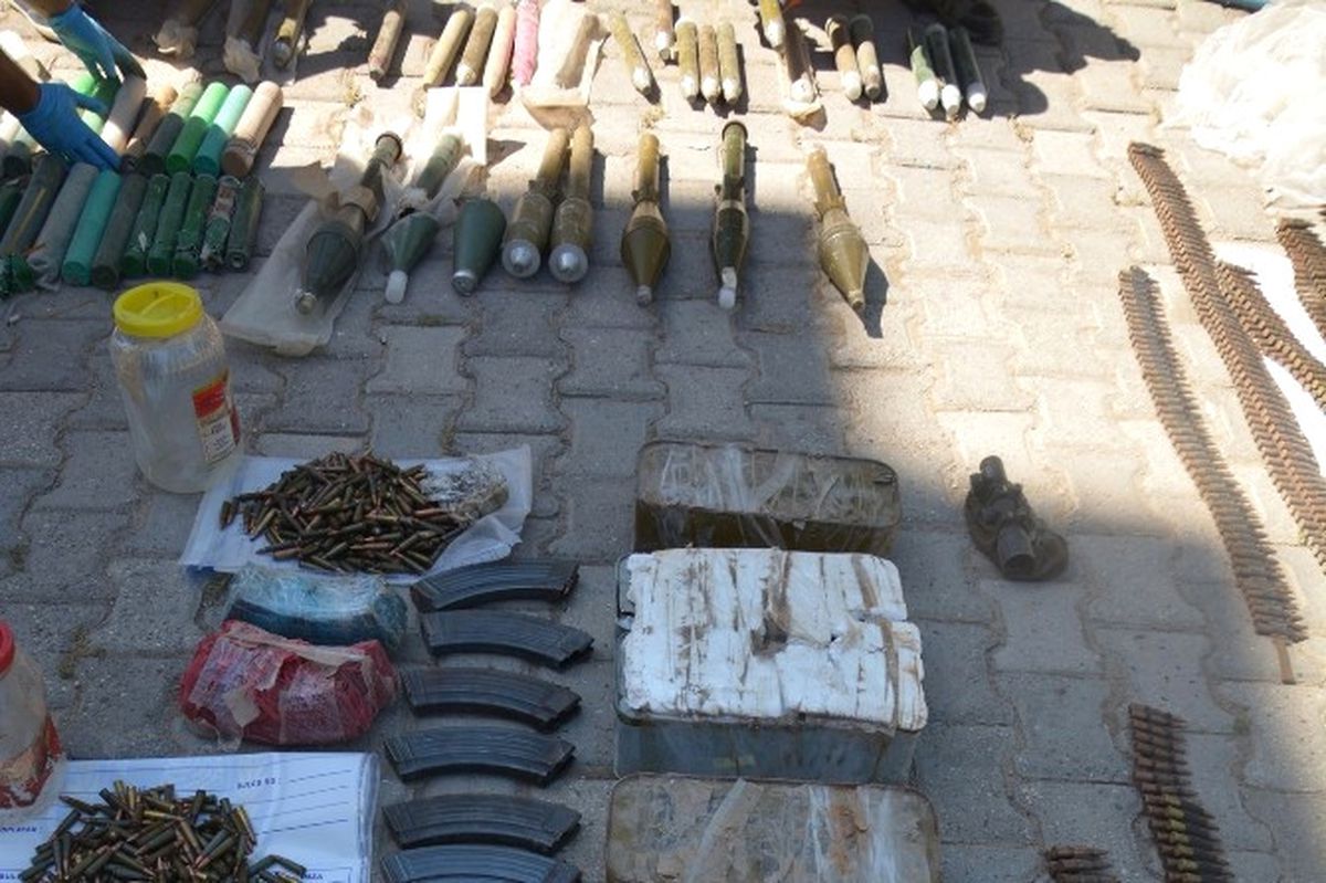 Derik\'te PKK\'ya Ait Silah ve Mühimmat Ele Geçirildi