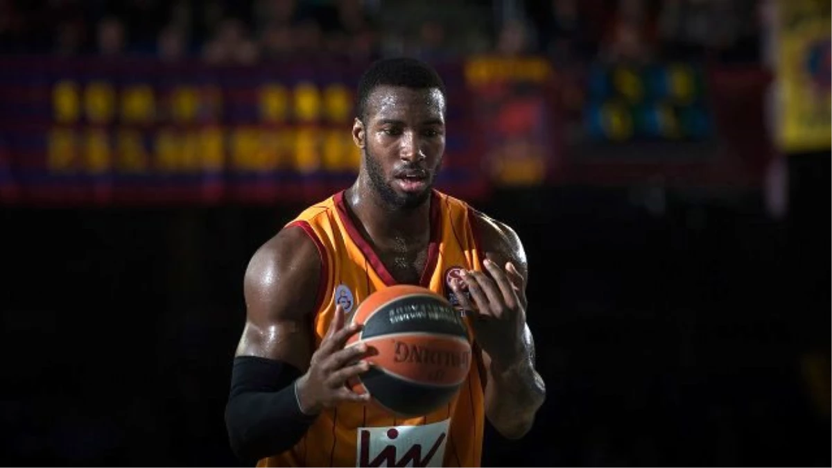 Galatasaray\'ın Eski Yıldızı Patric Young, Irkçı Saldırıya Uğradı