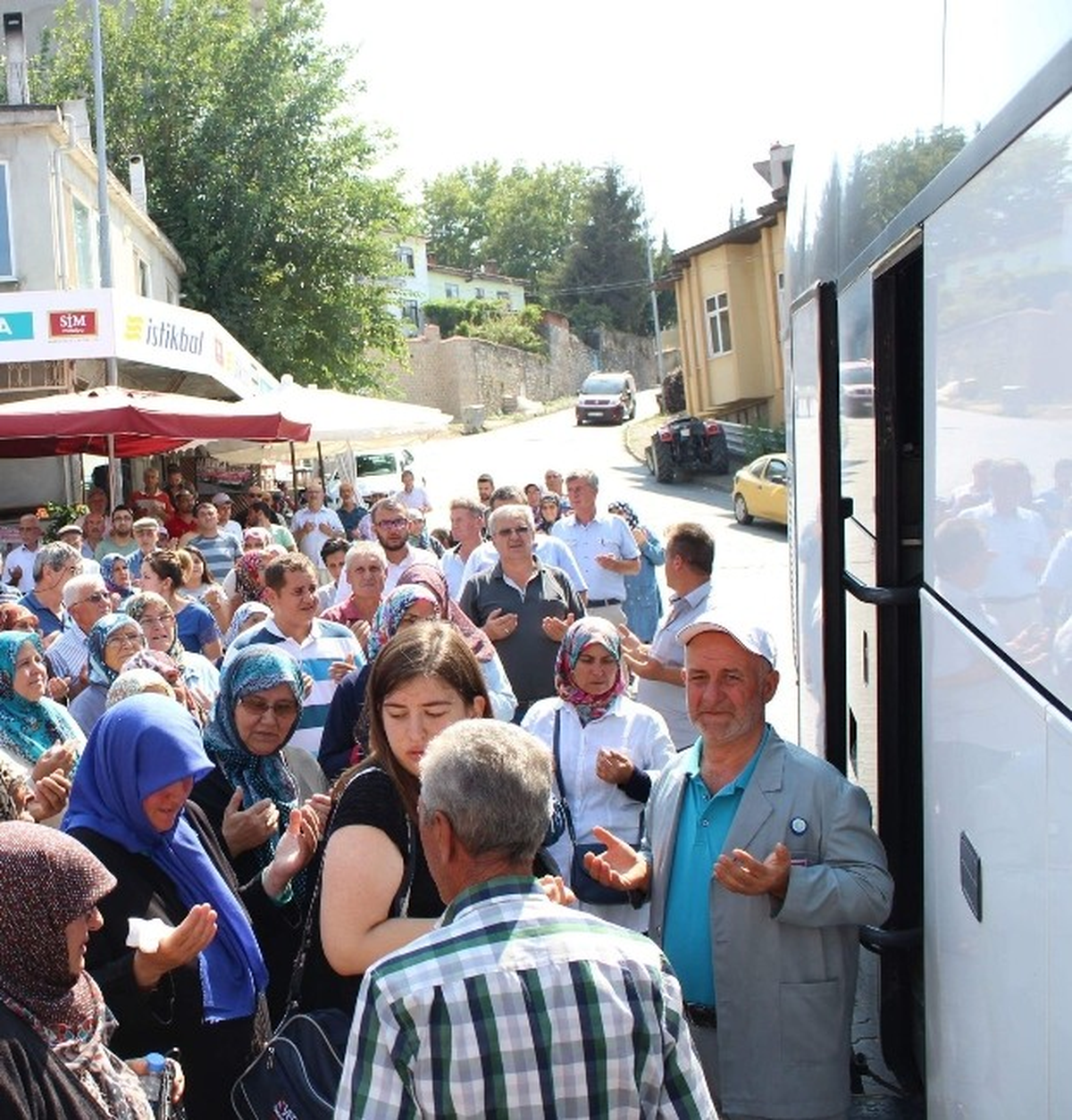Hacı Adayları Uğurlandı