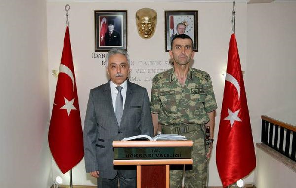 Hakkari\'ye Atanan Tuğgeneral Tayanç\'tan Vali Toprak\'a Ziyaret