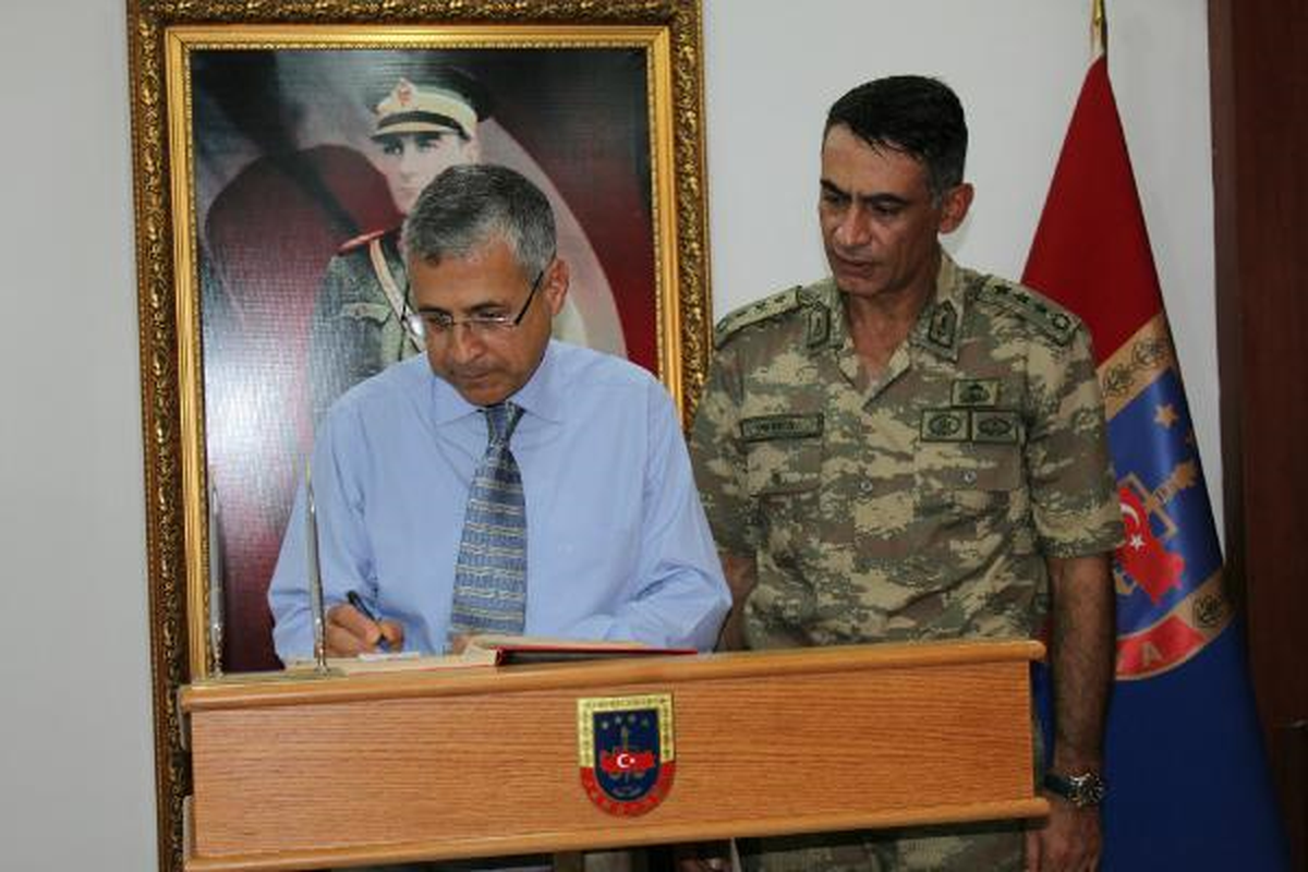 Iğdır Valisi\'nden, Balyoz Mağduru Albaya "Teşekkür"