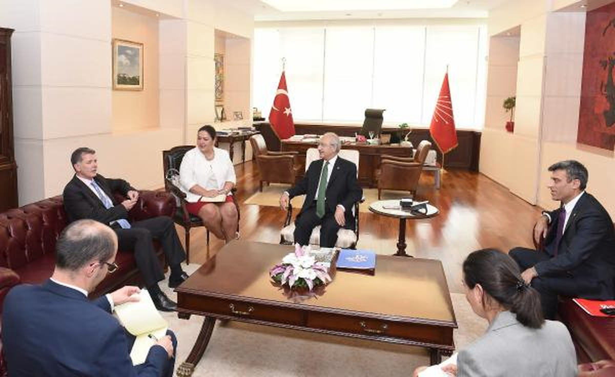 İngiltere Büyükelçisi Moore\'dan Kılıçdaroğlu\'na Ziyaret