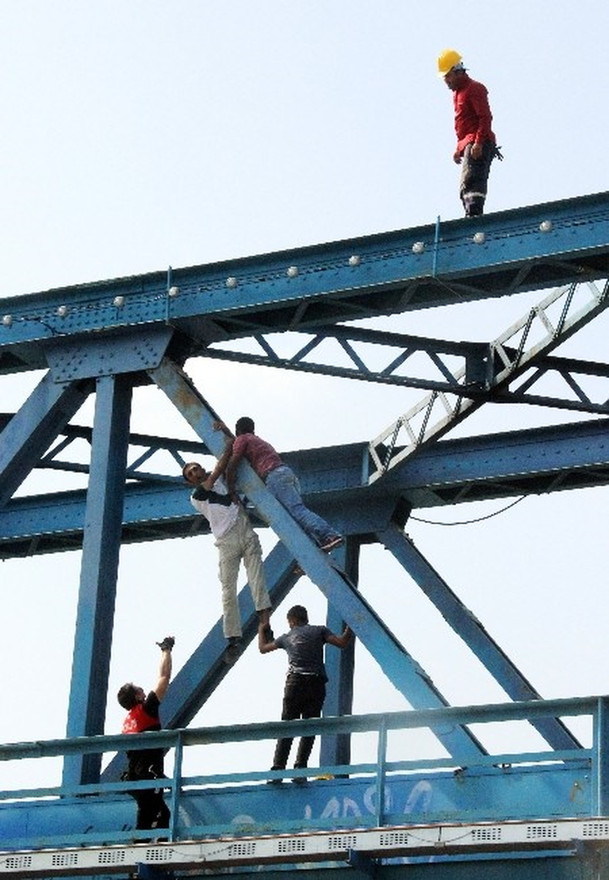 İntihar Etmek İsteyen Bağımlıyı, Bağımlılar Kurtardı