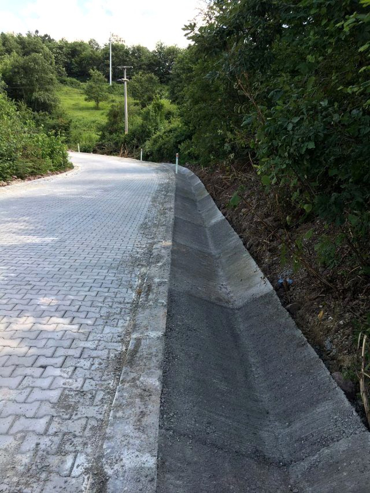 İzmit\'te tablo güzelliğinde köy yolları yapılıyor