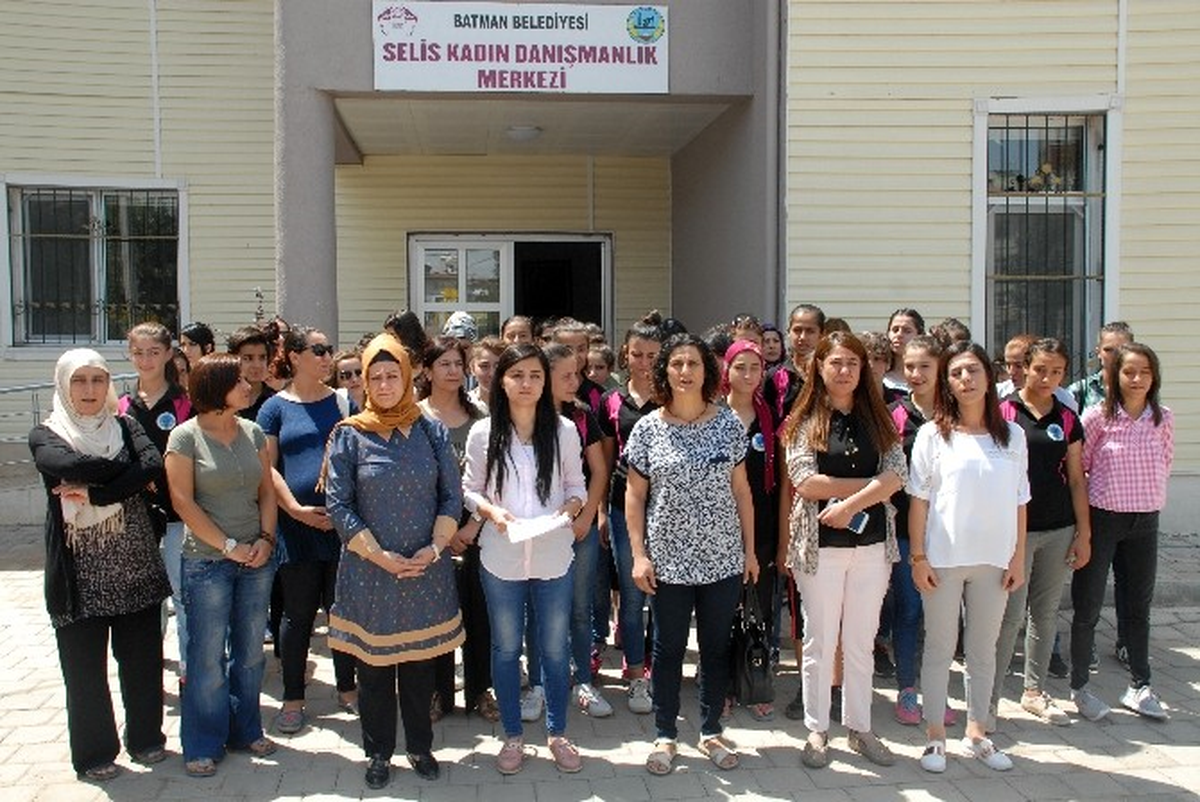 Kadınlar, Amine\'nin Öldürülmesini Kınadı