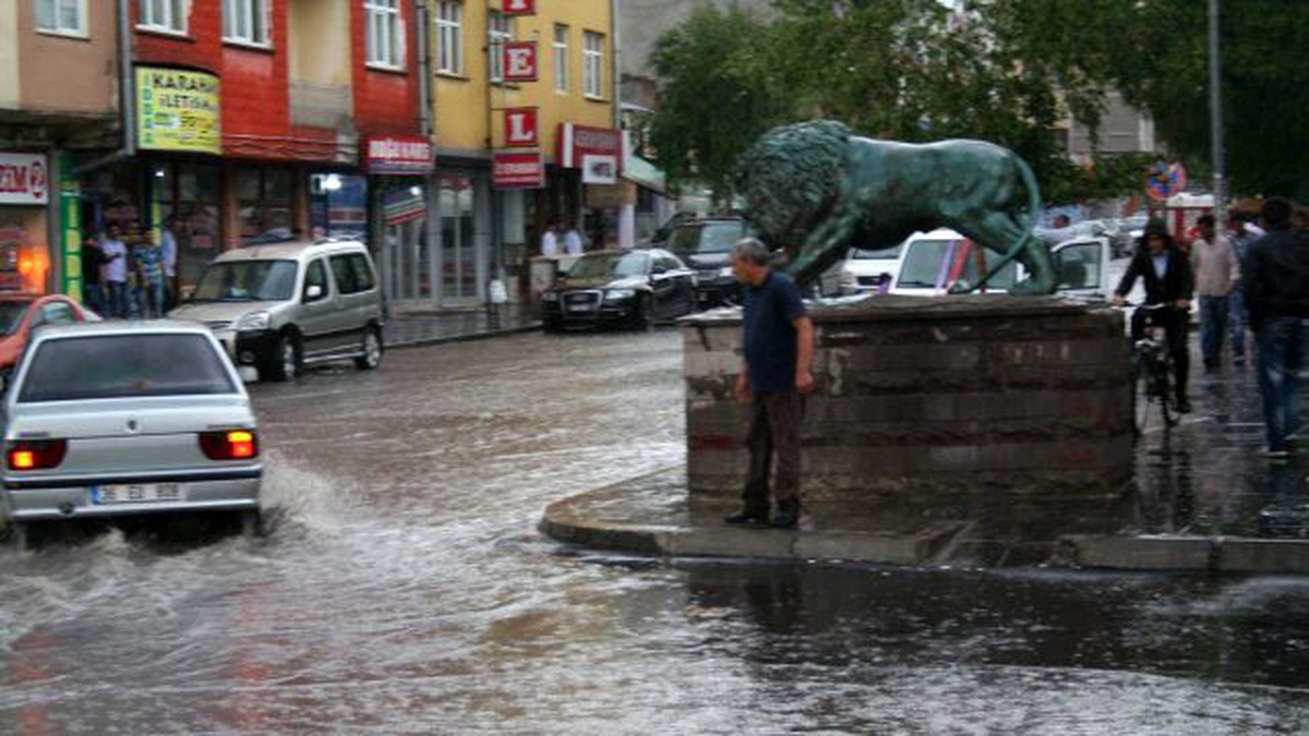 Meteoroloji\'den Kuvvetli Yağış Uyarısı