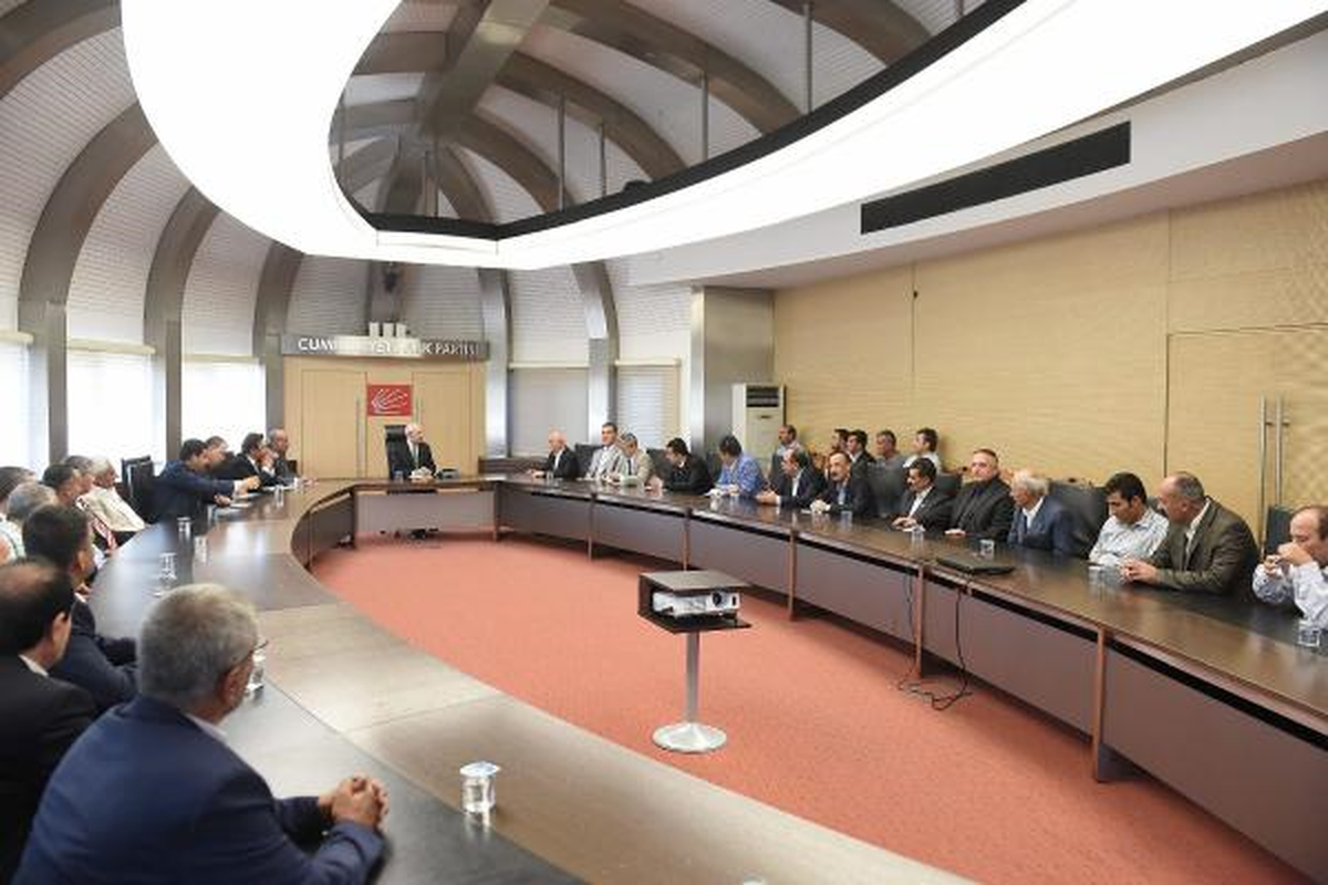 Kılıçdaroğlu, Hakkari ve Şırnak Temsilcileri ile Görüştü