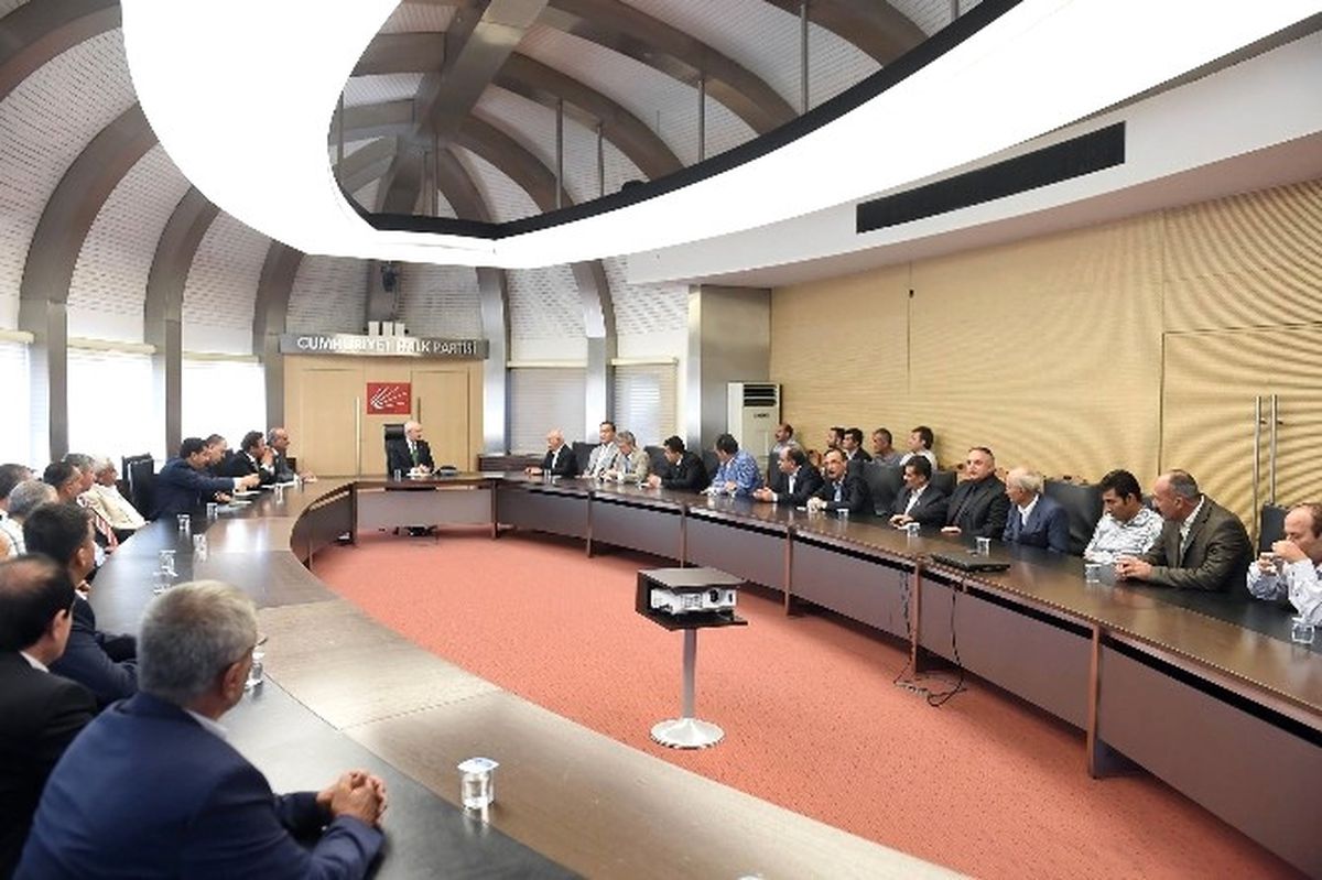 Kılıçdaroğlu, Hakkari ve Şırnaklı Temsilcilerle Bir Araya Geldi