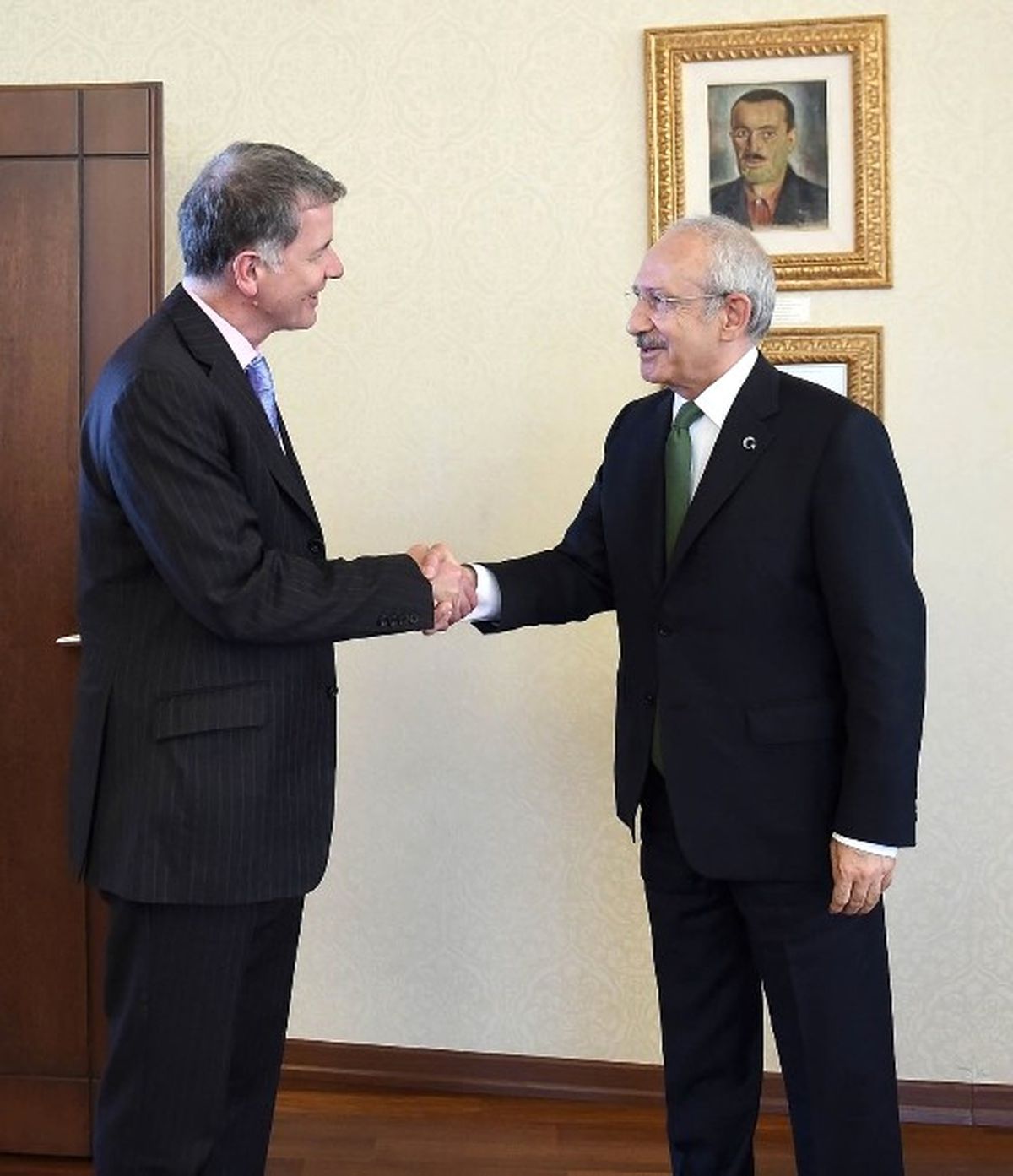 Kılıçdaroğlu, İngiltere Büyükelçisi Moore\'u Kabul Etti