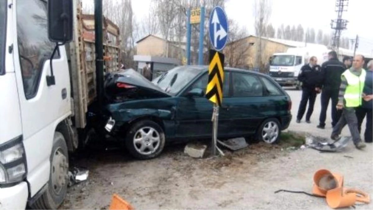 Kütahya\'da Trafik Kazası: 1 Ölü, 4 Yaralı
