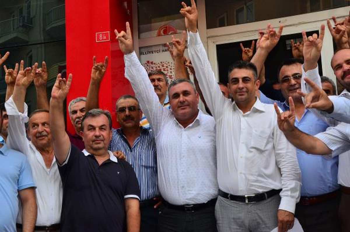 MHP'nin Manisa'daki 11 İlçe Teşkilatı İstifa Etti