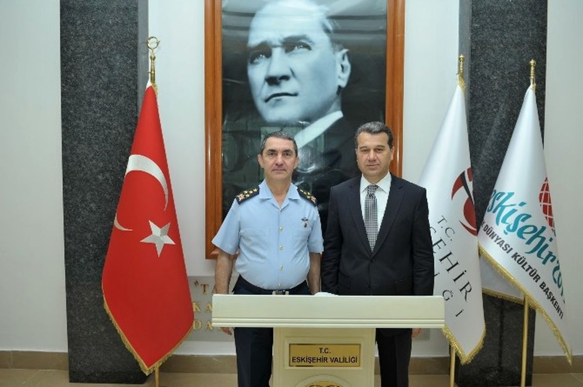 Orgeneral Küçükakyüz, Vali Çelik\'e İade-i Ziyarette Bulundu