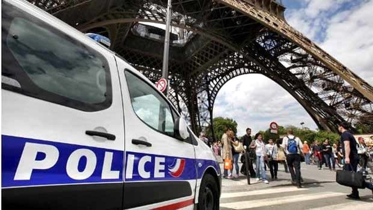 Paris\'te Şüpheli Paket Paniği