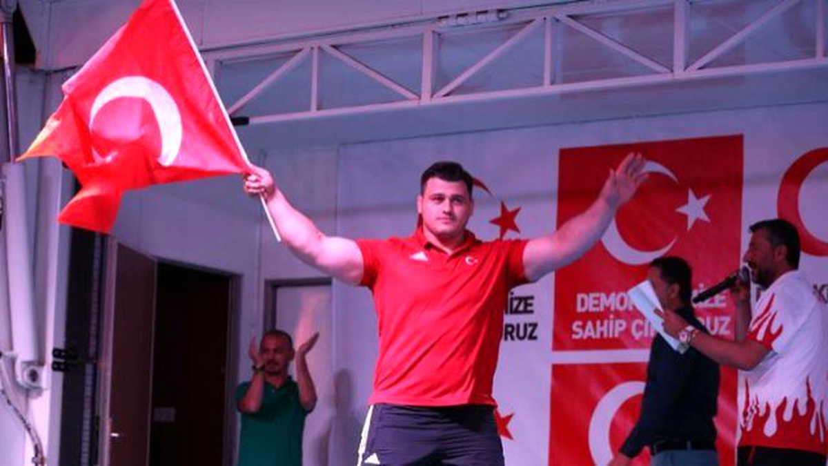 Rio\'da Bayrak Rıza Kayaalp\'te
