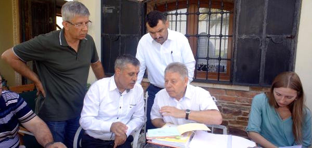 Rus Heyetinden, Alaşehir\'de Üzüm Bağı ve Tesislerinde İnceleme