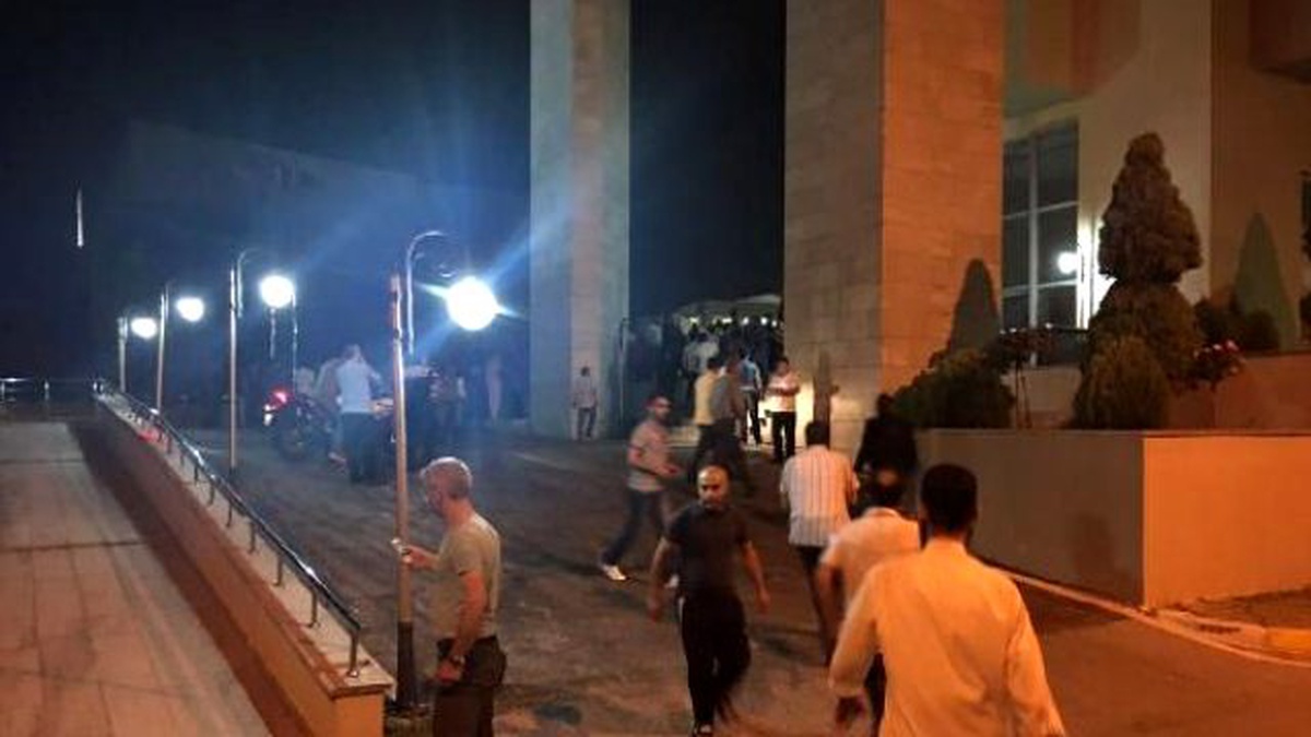 Sakarya Valiliği\'ne Giren Darbeci Askerlerin Görüntüleri Ortaya Çıktı