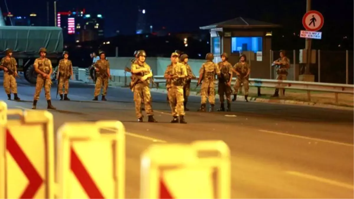 Selvi: Darbeyi MİT\'e İhbar Eden Binbaşı İhraç Edildi