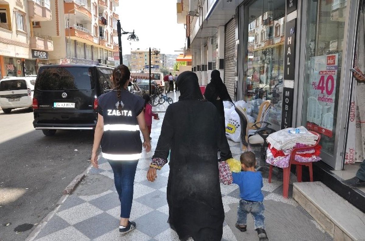 Siirt\'te Cami Önlerindeki Dilenciler Toplatıldı