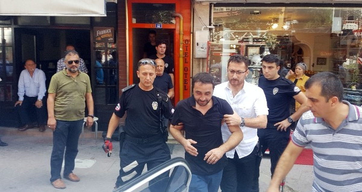 Silahım Var, İntihar Edeceğim" Deyince Polis Alarma Geçti