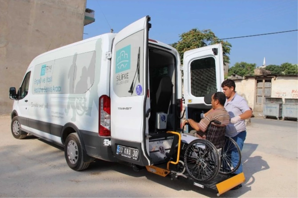 Silifke\'de Engelli ve Yaşlılar İçin Hastane Servis Aracı