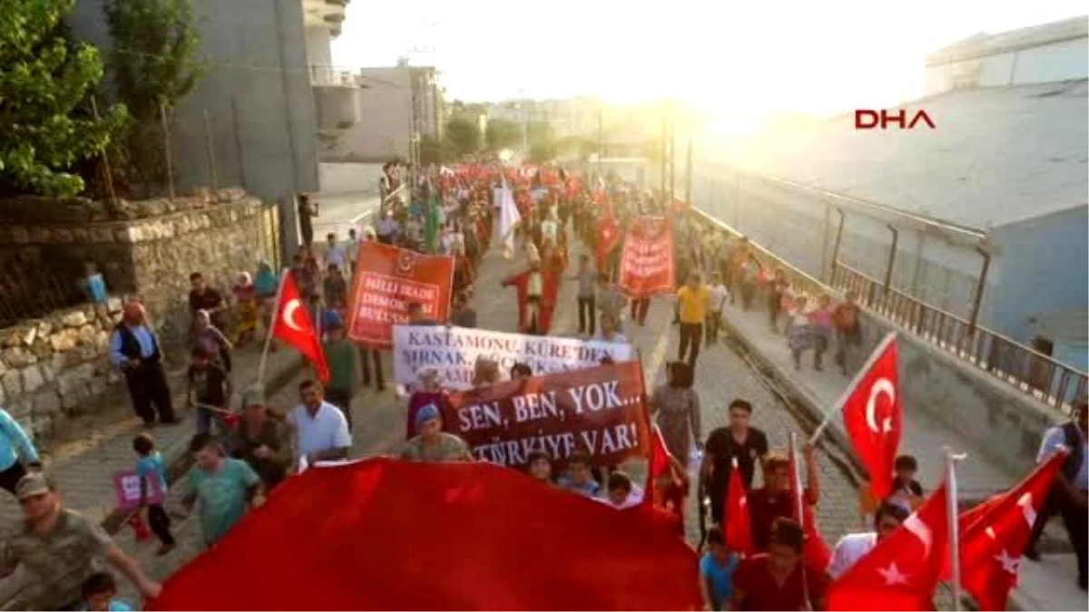 Şırnak\'ta Asker, Polis, Vatandaştan Demokrasi Yürüyüşü