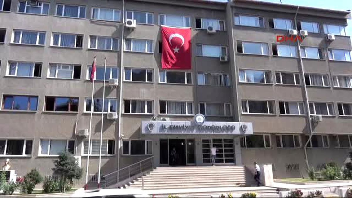 Uşak\'ta 13 Polis Adliyede
