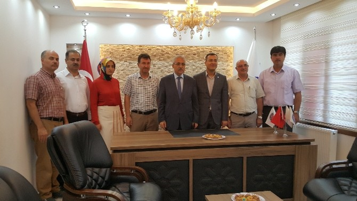 Vali Güvençer\'den Eğitim-Bir-Sen\'e Ziyaret