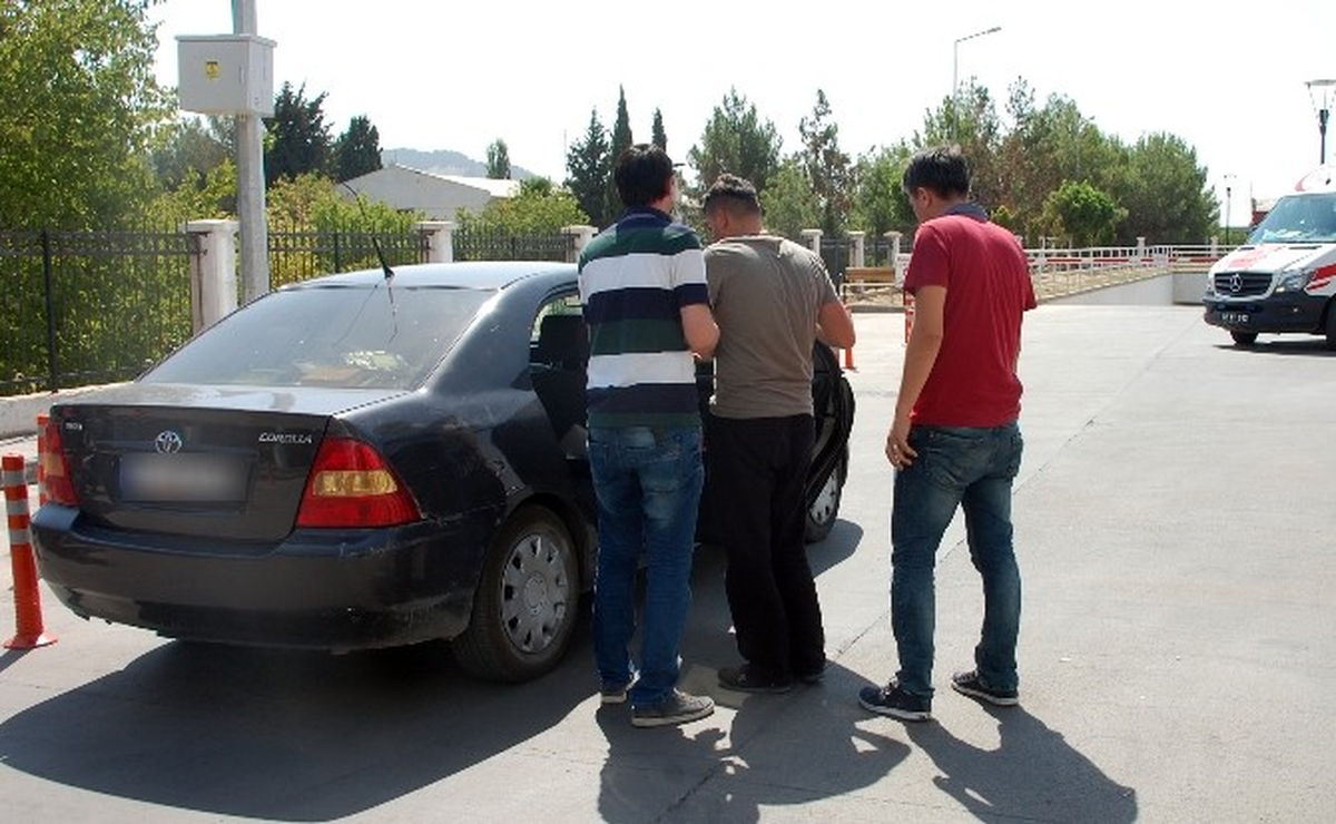 16 Polis Gözaltına Alındı