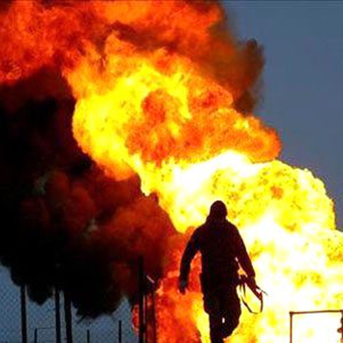 İran\'da Doğalgaz Boru Hattında Patlama: 1 Ölü, 3 Yaralı