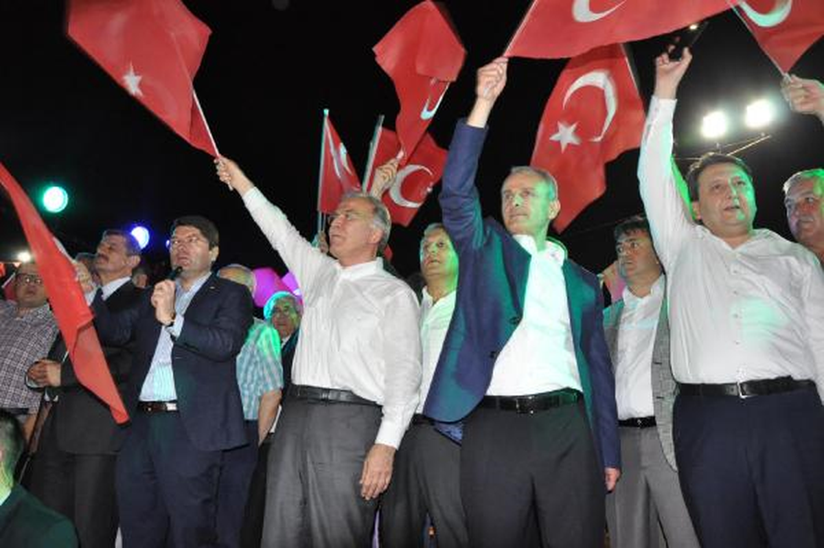 Ak Partili Şahin: 1 Dolara Kendilerini Sattılar