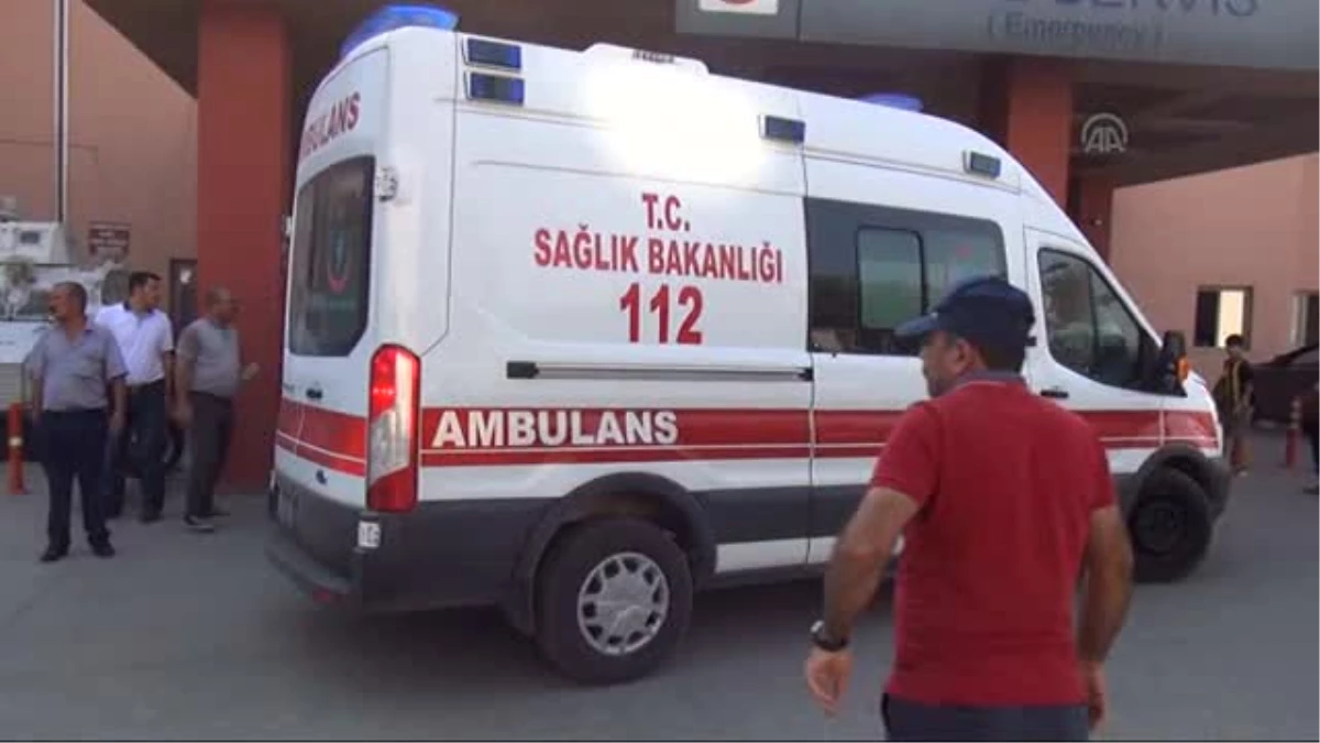 Ambulans ile Kamyonet Çarpıştı: 9 Yaralı