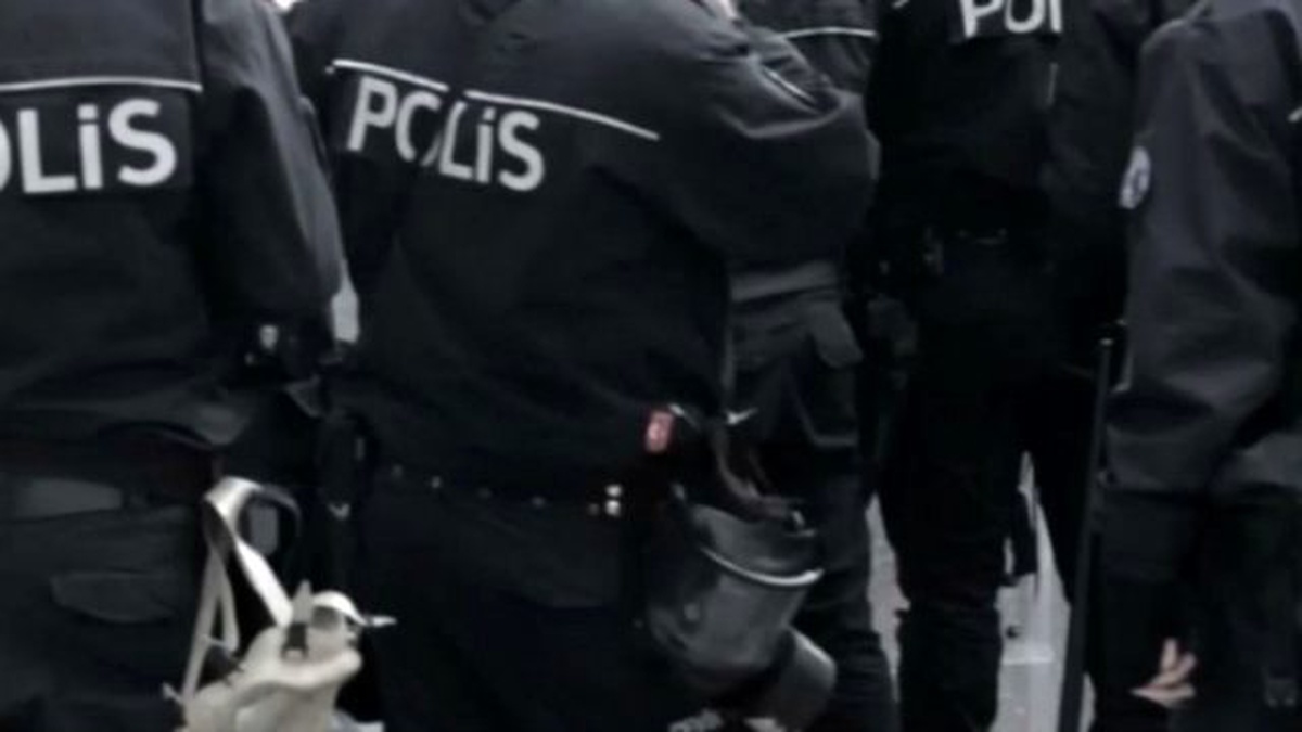 Antalya ve Isparta\'da 82 Polis Gözaltına Alındı