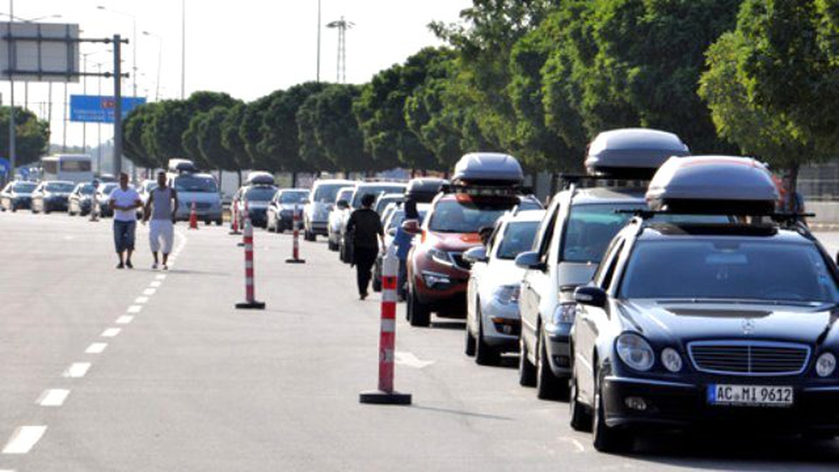 Avrupalıların İki Yüzlülüğüne Kızan Gurbetçiler, İşini Gücünü Bırakarak Türkiye\'ye Geldi