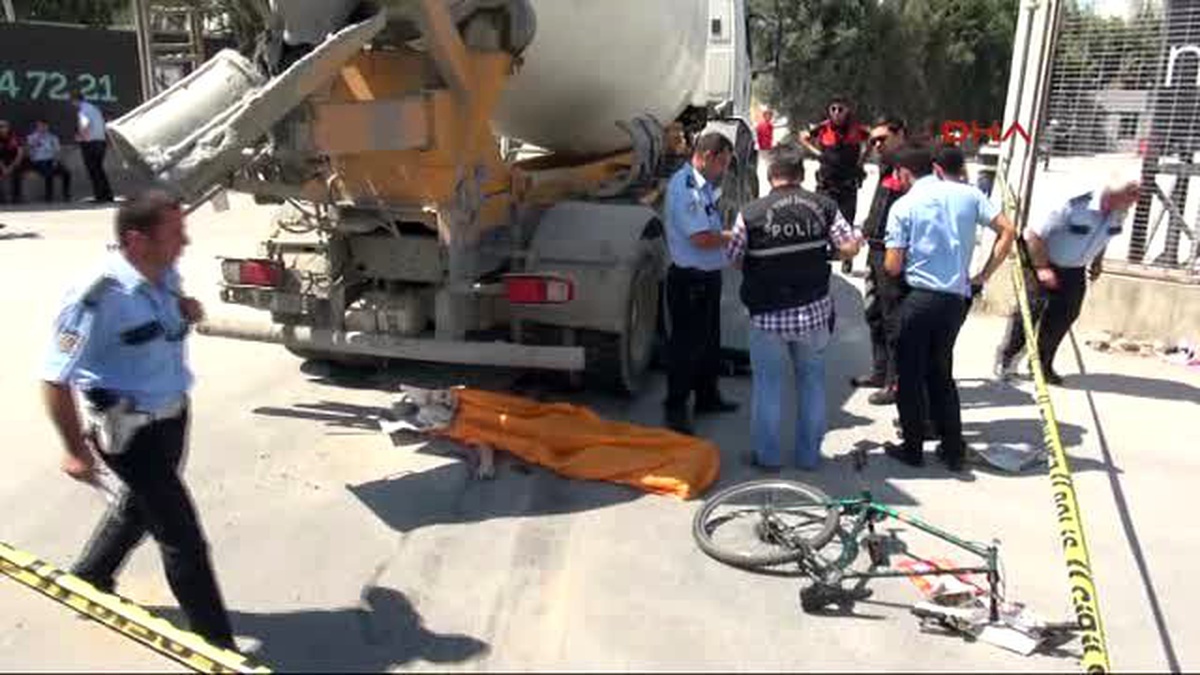Beton Mikserinin Ezdiği Bisikletli 2 Kişi Öldü