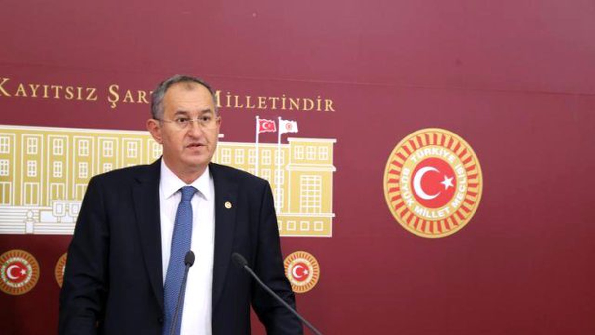 CHP\'li Sertel: "Üniversitelere Kilit Vurulmasın, Devlete Devredilsin"
