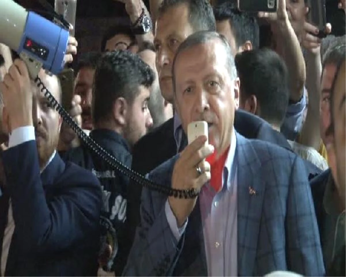 Cumhurbaşkanı Erdoğan, Sarıyer\'de Şehit Ailelerini Ziyaret Etti-1