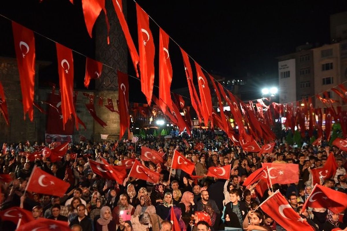 Dadaşlar Dosta Güven, Düşmana Korku Veriyor