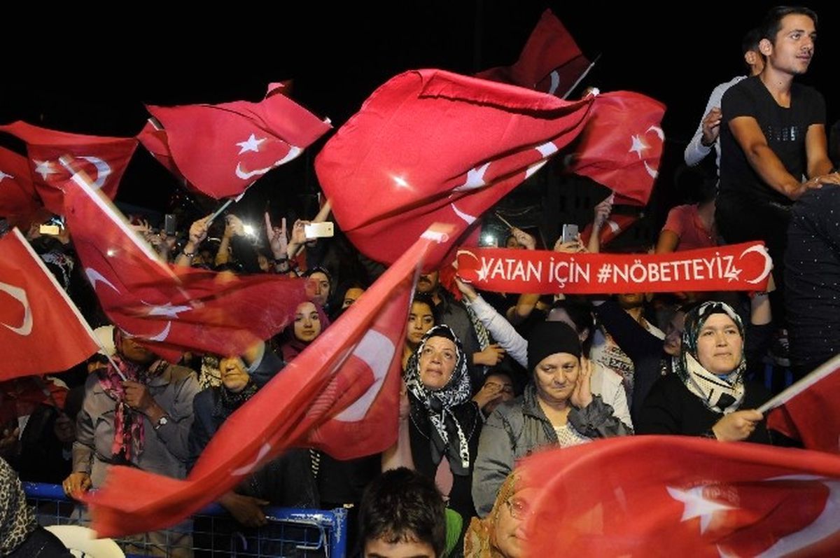 Demokrasi Nöbetinde \'Dombra\' Rüzgarı
