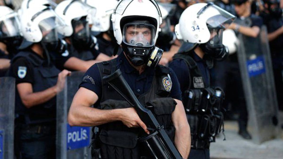 Demokrasi ve Şehitler Mitingi\'nde 15 Bin Polis Görev Yapacak