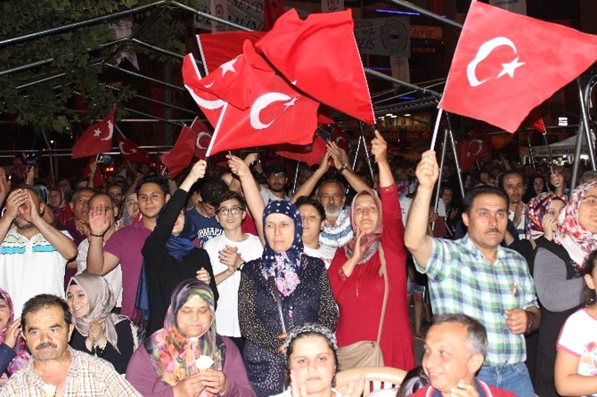 Denizli Ticaret Odası 10 Bin Bayrak Dağıtacak
