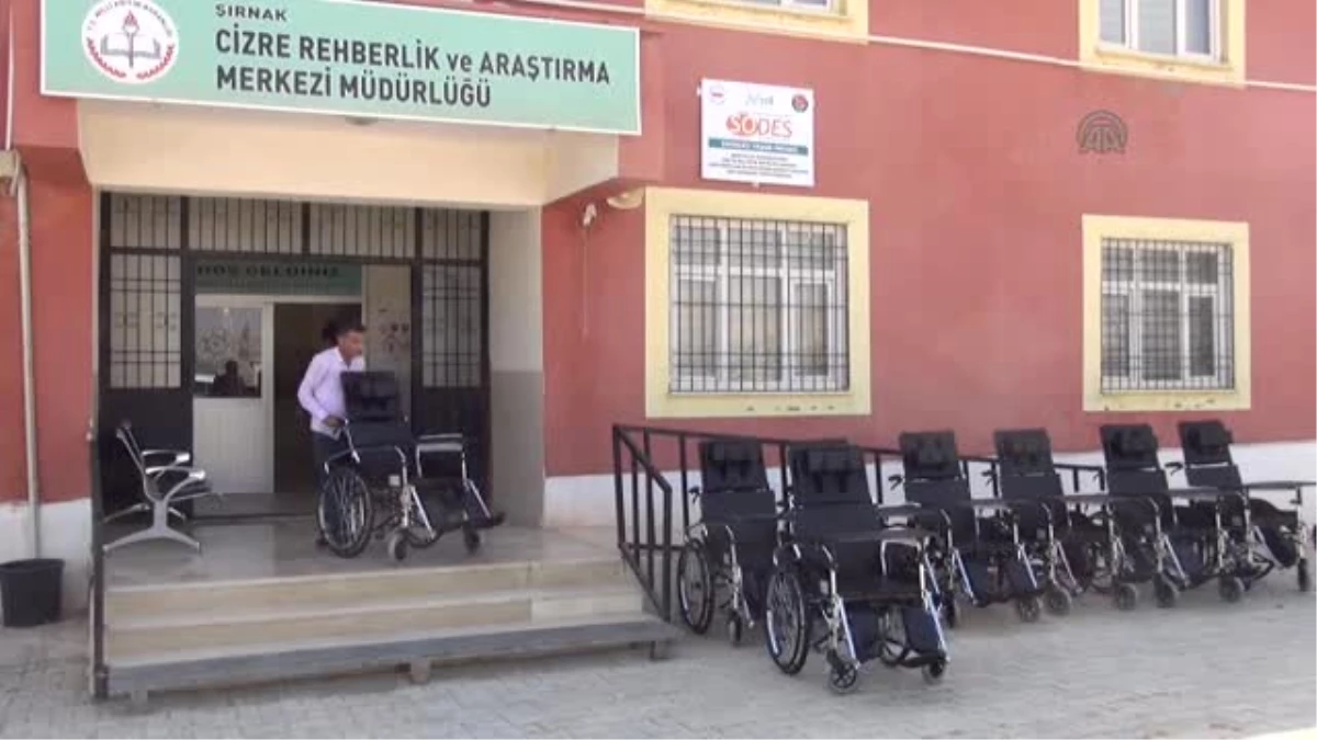 Engellilere Tekerlekli Sandalye Desteği